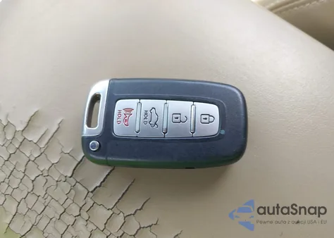 2012 Hyundai Genesis 4.6 z USA, uszkodzony, nr VIN KMHGC4DF0CU206780